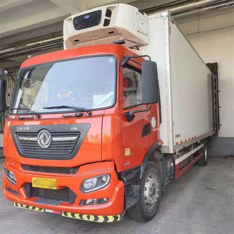万州区探索多元物流服务：从普货到冷链的运输之旅